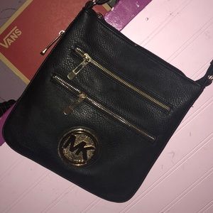BRANDA NEW Michael Kors side purse